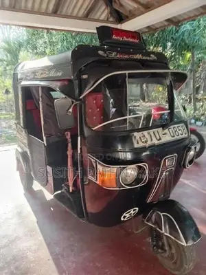 Bajaj RE 2011