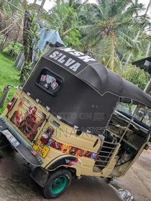 Bajaj RE 2000