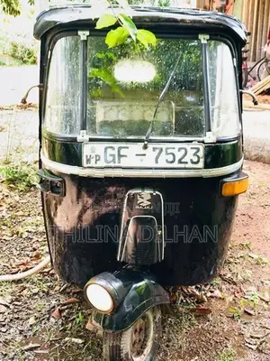 Bajaj RE 2016