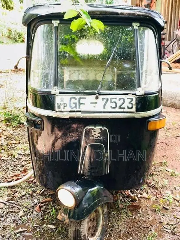 Bajaj RE 2016