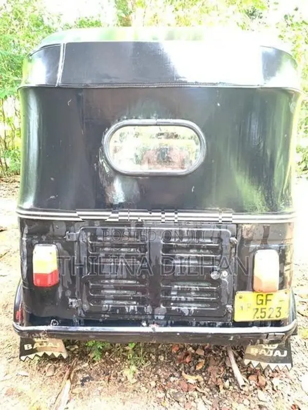 Bajaj RE 2016