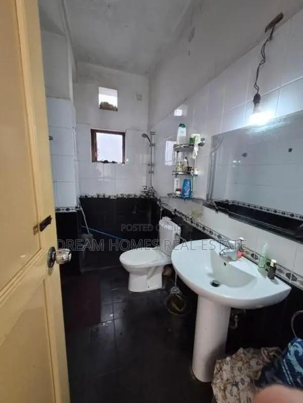 Commercial Building For Sale – Nugegoda Udahamulla