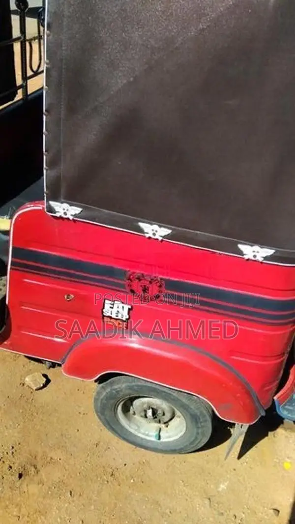 Bajaj RE 2005