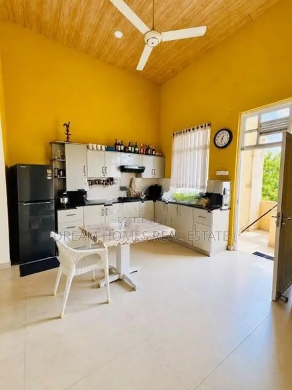 Fully Furnished 3-Bedroom Apartment for Rent – Hewagama