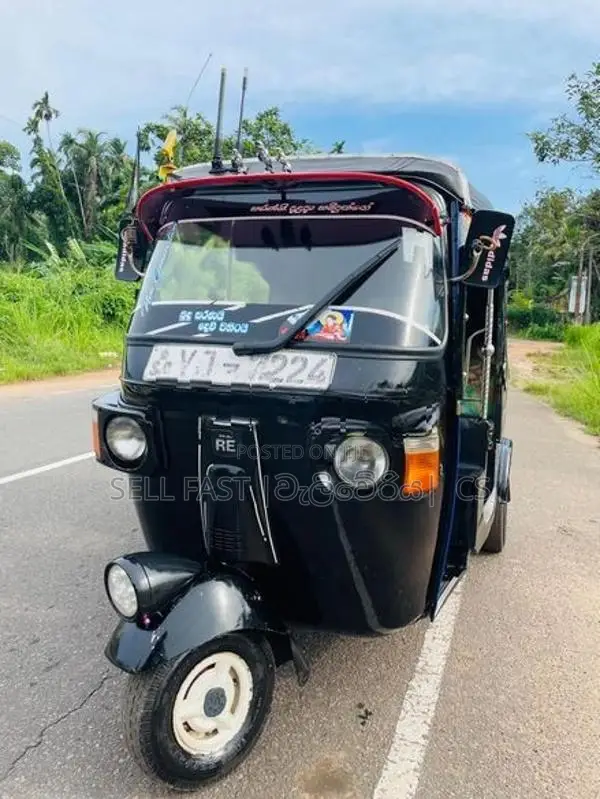 Bajaj RE 2011