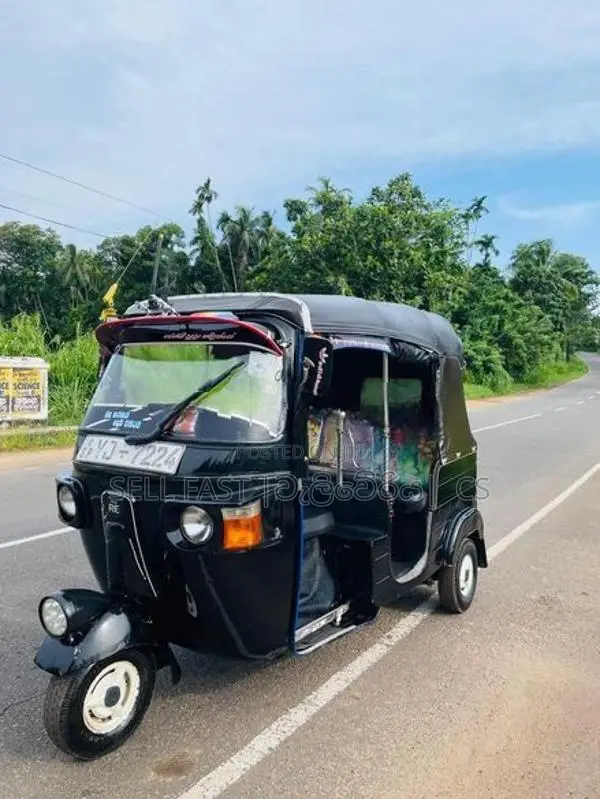 Bajaj RE 2011