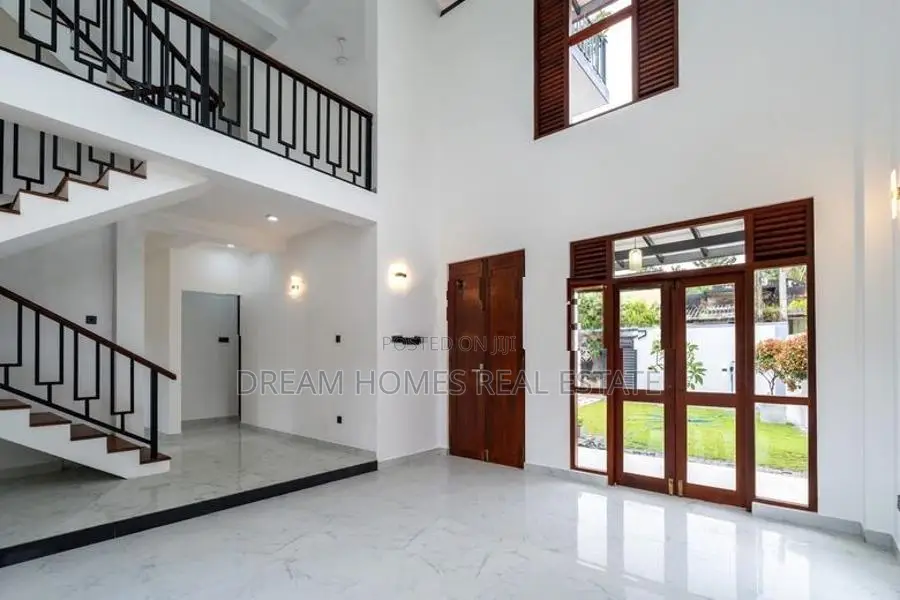 Owner-Built Luxury Resort-Style Home for Sale – Homagama