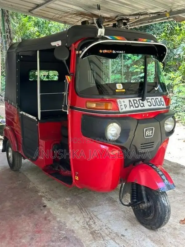 Bajaj RE 2015