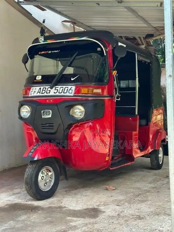 Bajaj RE 2015