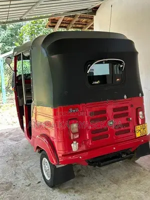 Bajaj RE 2015