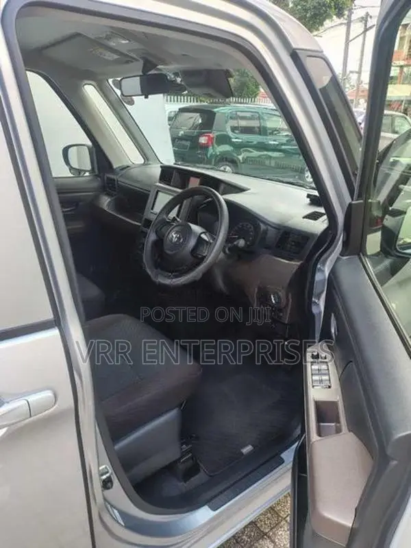 Toyota Roomy 2023