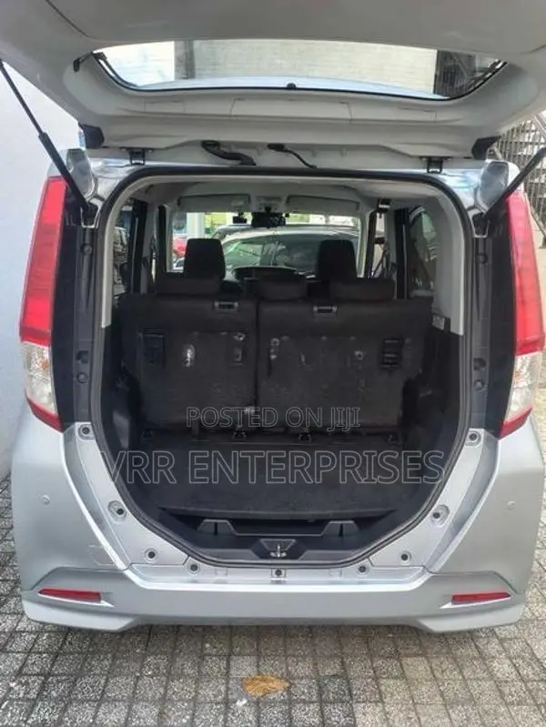Toyota Roomy 2023