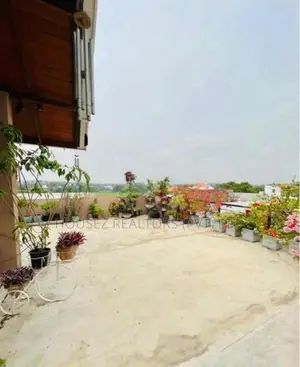 Modern Luxury 4-Bedroom House for Sale – Battaramulla