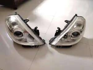 Nissan Tiida Xennon Scoop Head Light Pair