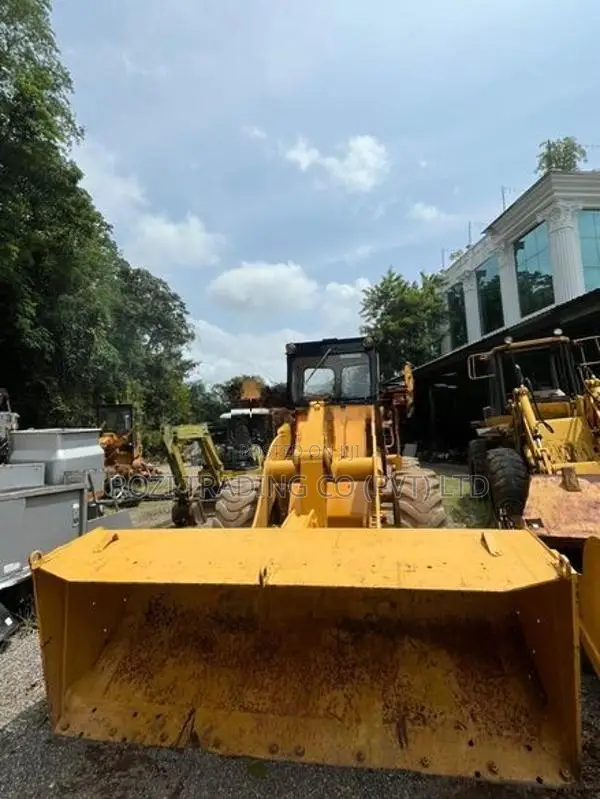 Komatsu 510 -3 Loader