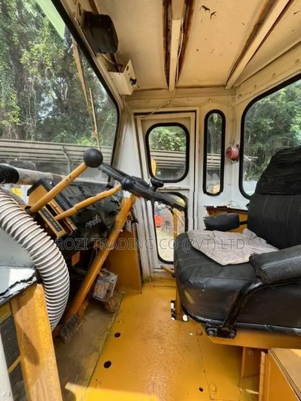 Komatsu 510 -3 Loader