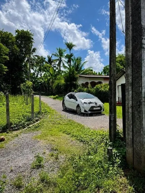 Beautiful Land Bordering A Paddy Field IN Panagoda Athurugiriya