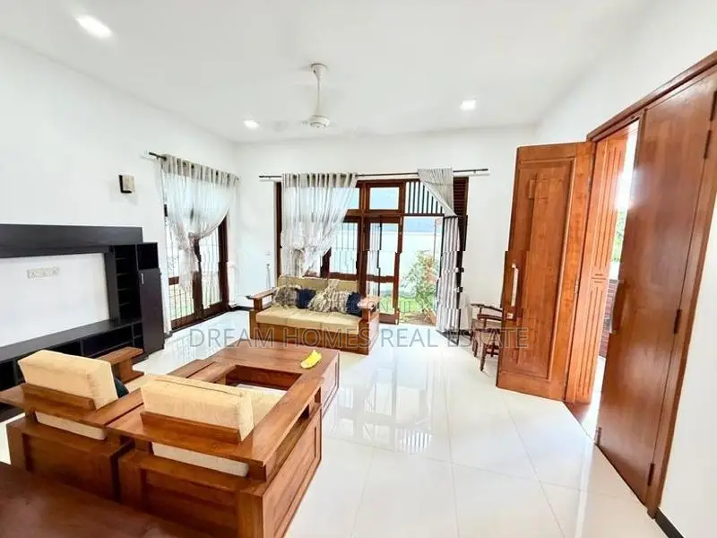 3-Storey Luxury Residence For Sale In Kotte – Baddagana