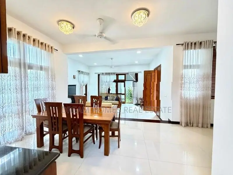 3-Storey Luxury Residence For Sale In Kotte – Baddagana