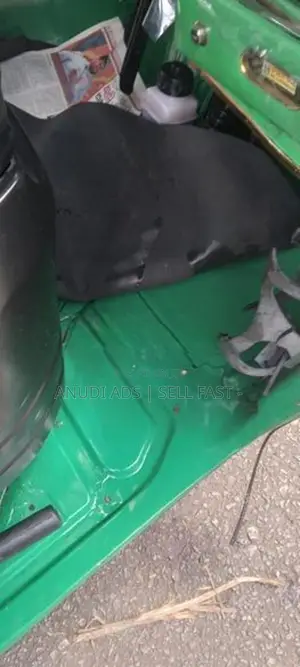 Bajaj 4 Storke 2016