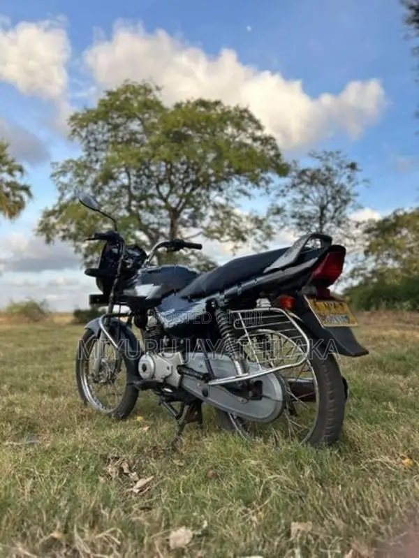 Bajaj CT100 2005