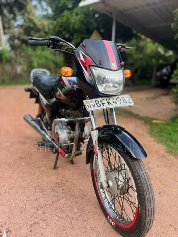 Bajaj CT100 2017