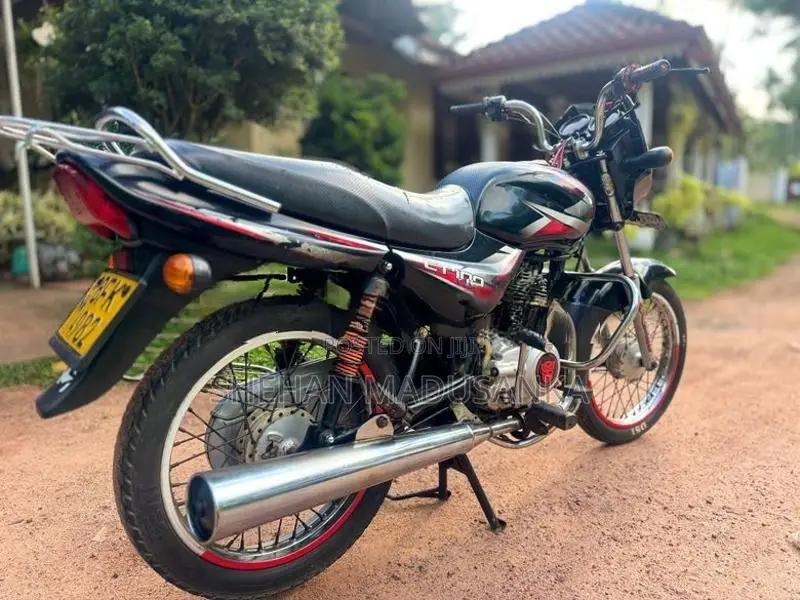 Bajaj CT100 2017