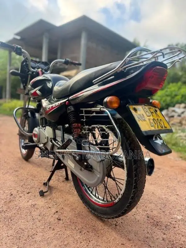 Bajaj CT100 2017