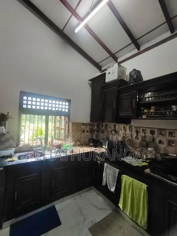 TWO STORY HOUSE SALE KADAWATHA - නිවාස 2ක් ලෙස භාවිතා කල හැක.