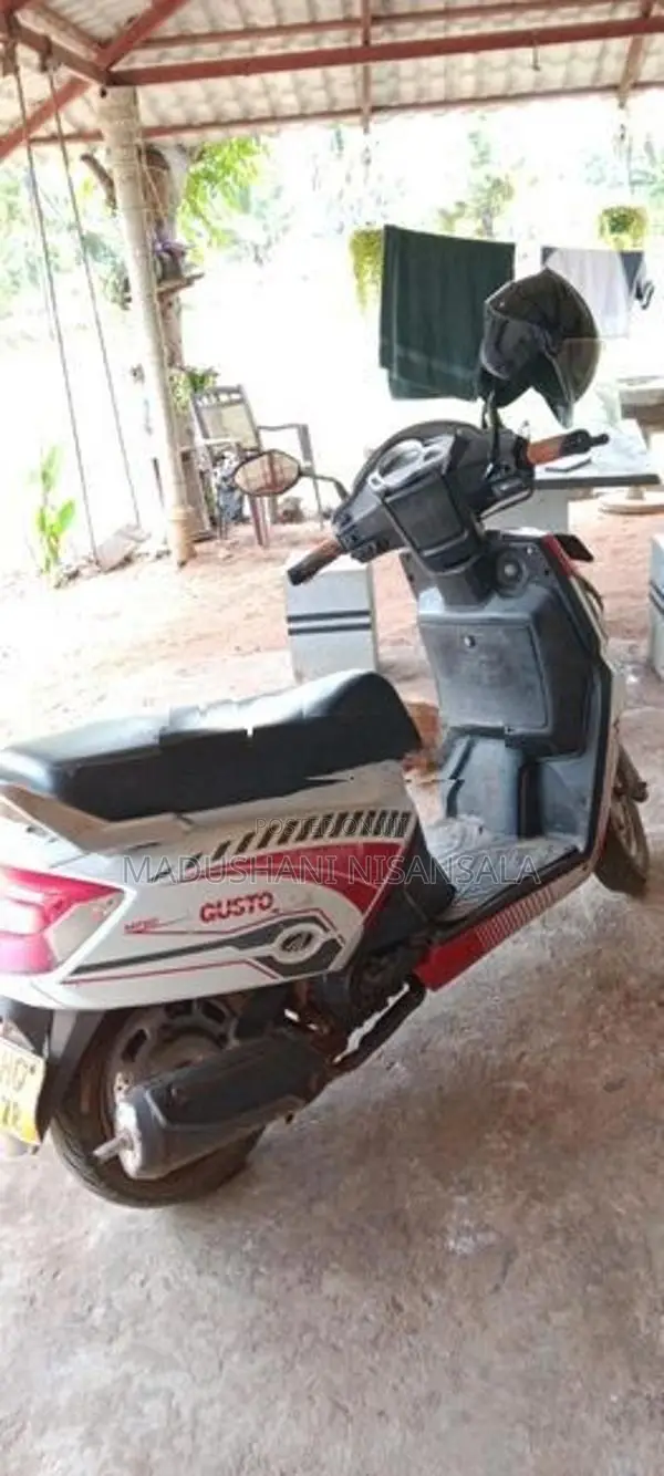 Mahindra Gusto RS 2019