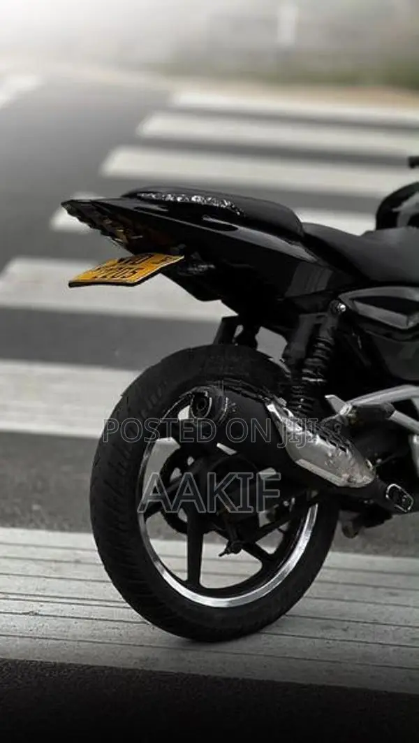 Bajaj Pulsar 180 2011