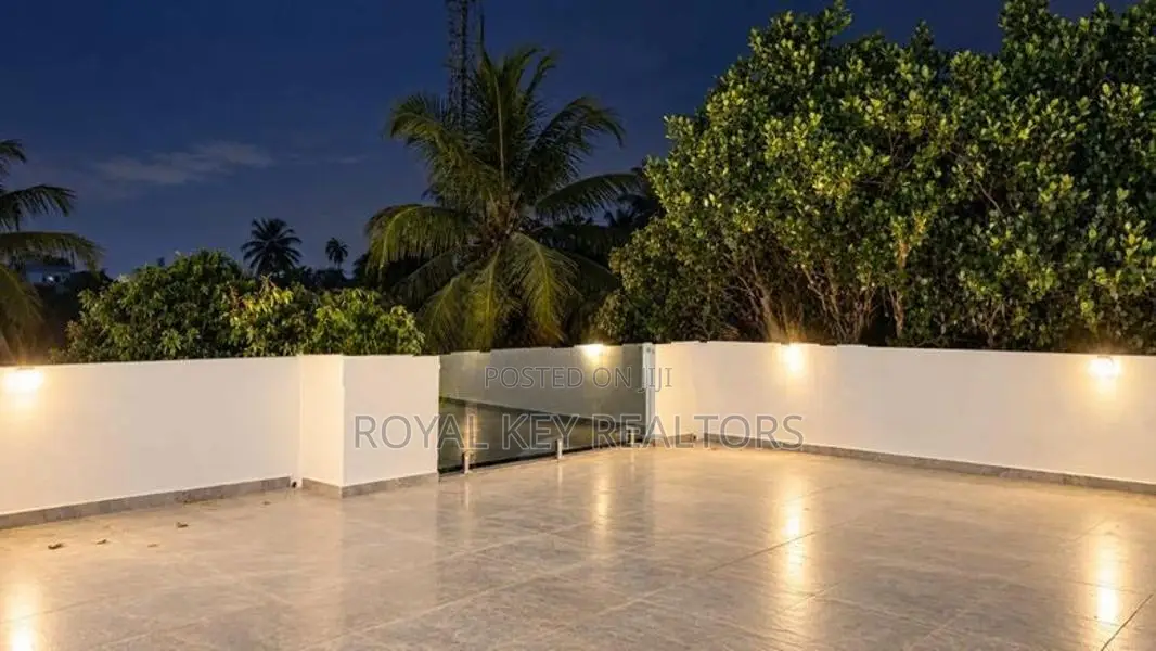 04 Bedroom - Unfurnished House for Sale In Athurugiriya