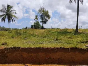 අලුත්ගම නගරය ලගින්ම ඉඩමක්
