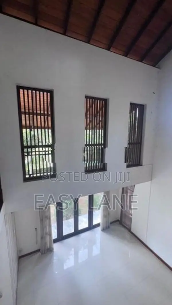 කඩවත – ඉඹුල්ගොඩ full AC අංගසම්පූර්ණ දෙමහල් නිවසක්.