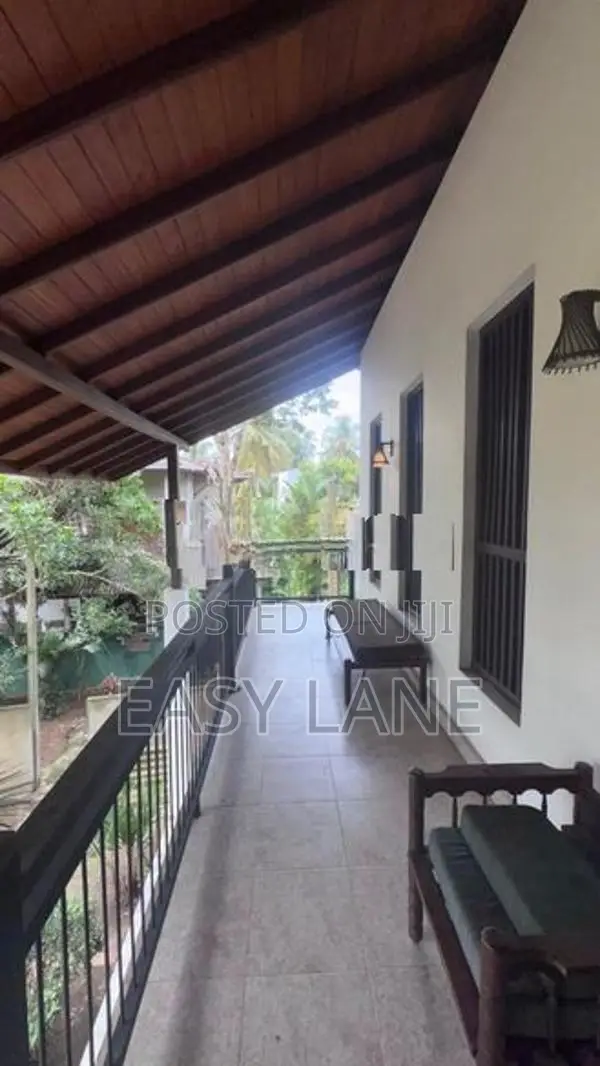කඩවත – ඉඹුල්ගොඩ full AC අංගසම්පූර්ණ දෙමහල් නිවසක්.