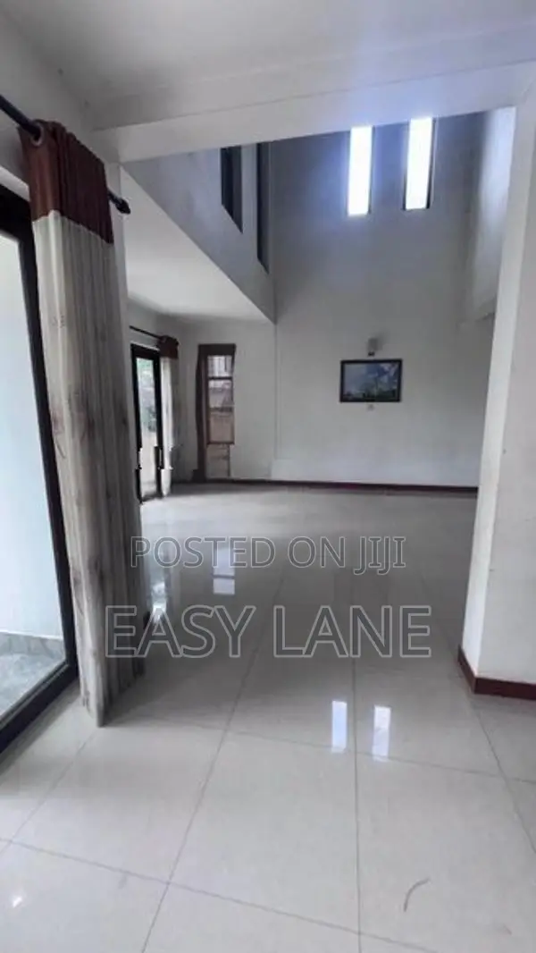 කඩවත – ඉඹුල්ගොඩ full AC අංගසම්පූර්ණ දෙමහල් නිවසක්.