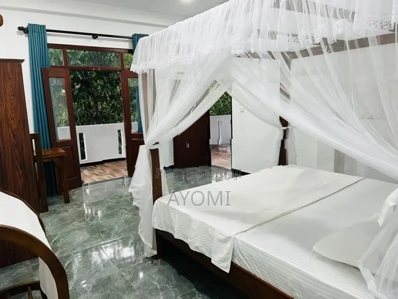 Seasonal Room for Short Term Rent - Hikkaduwa
