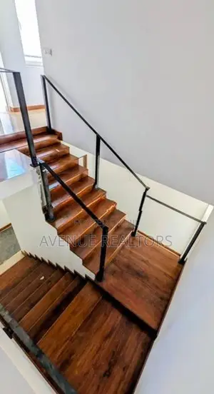 5 Bedroom Modern House for Sale in Colombo 05 | Negotiable (HS4990)