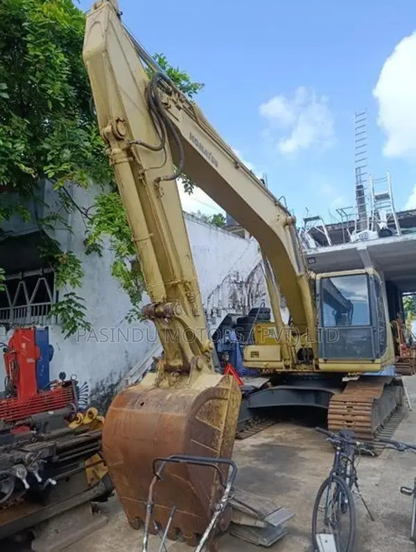 Komatsu Pc 200-6 Excavator