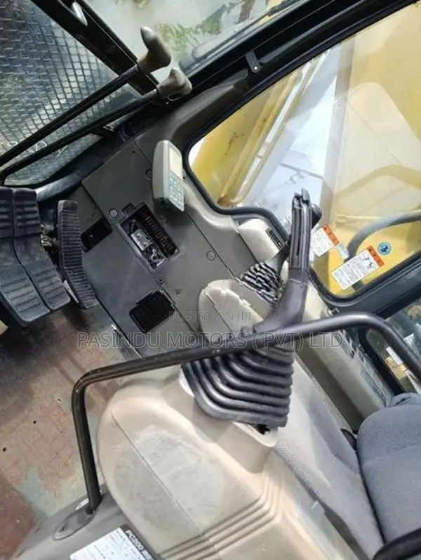 Komatsu Pc 200-6 Excavator