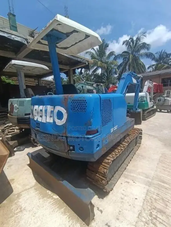 Kobelco 027 Excavator