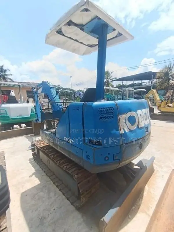 Kobelco 027 Excavator