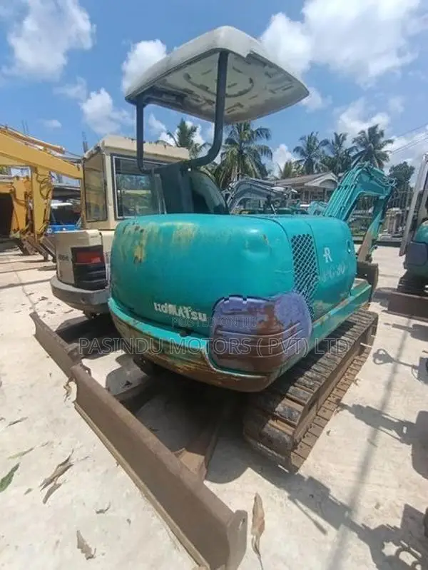 Komatsu PC 30-7 Excavator