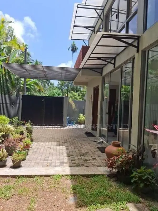 Newly Built Luxury Home for Sale – Kotte