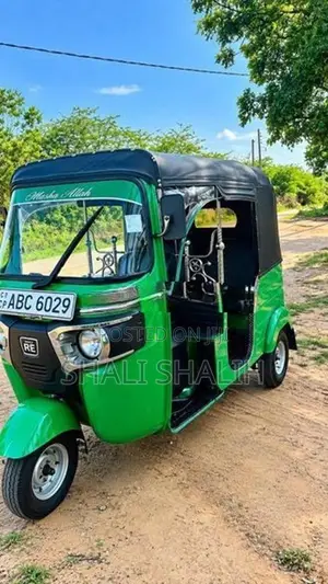 Bajaj 4 Strock 2015
