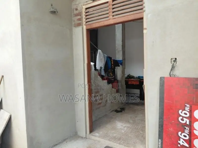 Solid Half Complete House For Sale Nugegoda