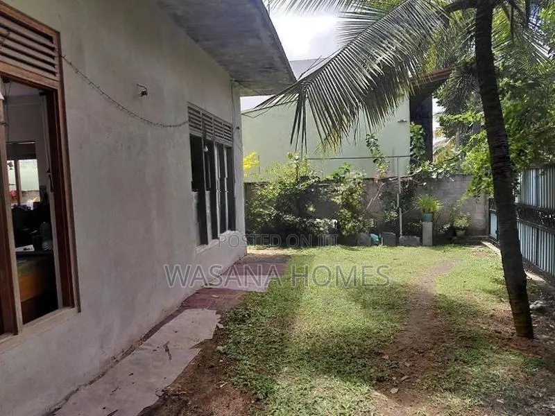 Solid Half Complete House For Sale Nugegoda