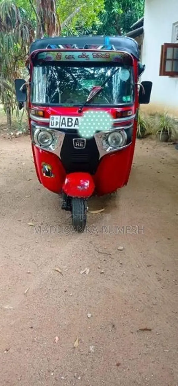 Bajaj RE 2015
