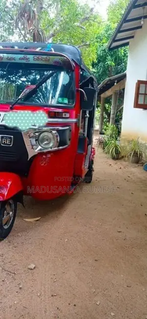 Bajaj RE 2015