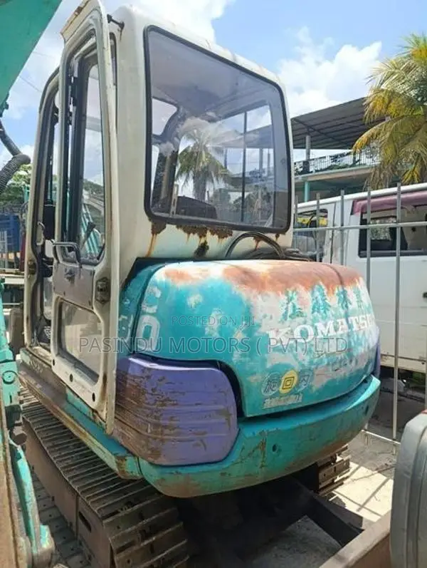 Komatsu PC 30-7 Excavator